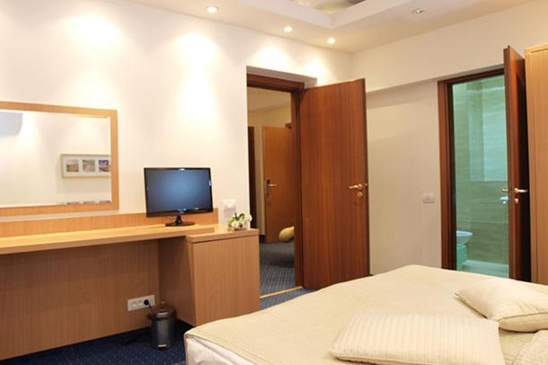 Hotel Sara Neptun Zewnętrze zdjęcie