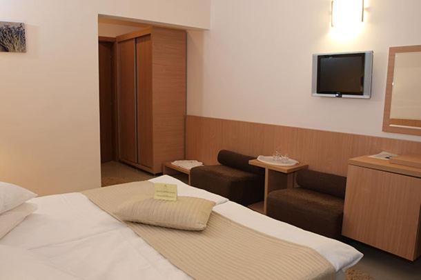Hotel Sara Neptun Zewnętrze zdjęcie